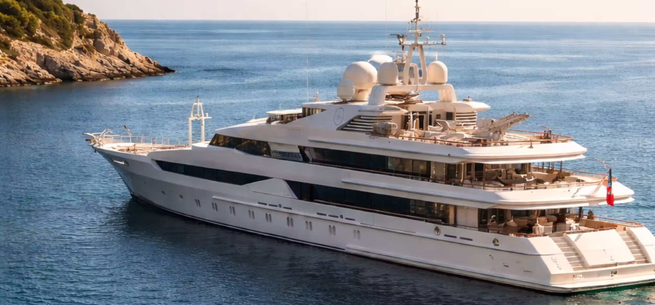 Cruise deck with lounge seating